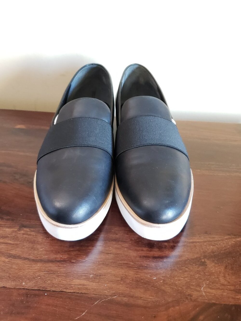 New Via Spiga Tyson Sneaker/ Color Black/ Size 9M Retail $165.00